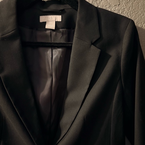 H&M Elegant Black Women's Lined Blazer Size Small - Picture 3 of 7